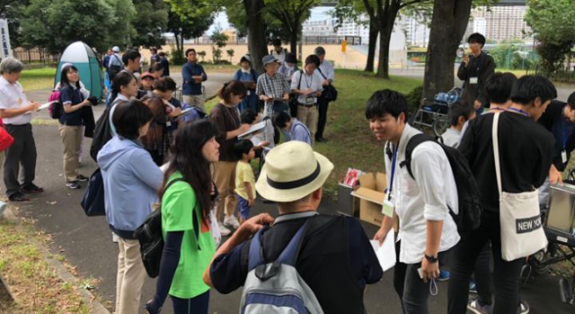 芝浦工大が実施した地域住民参加の「防災遠足」で