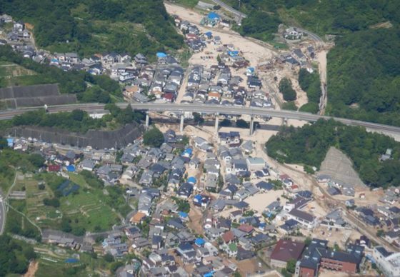 国土交通省資料より「2018年7月豪雨／広島県安芸郡坂町小屋浦の土砂災害」