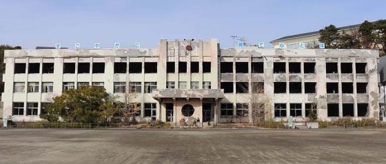 P1a 石巻市震災遺構 門脇小学校の外観 560x238 - 「災害を語り継ぐ」<br>　語り部のリアル防災