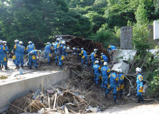 P2 4 流域治水の自分ごと化（国土技術研究センター資料より） - 5月は「水防月間」<br>〜流域治水の「自分ごと化」を～