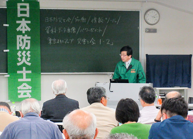 P2 2 日本防災士会スキルアップ研修会で「災害と食」の講演を担う別府 茂さん（日本防災士会資料より） - 災害食の事典＋災害食ISO＝<br>防災イノベーション