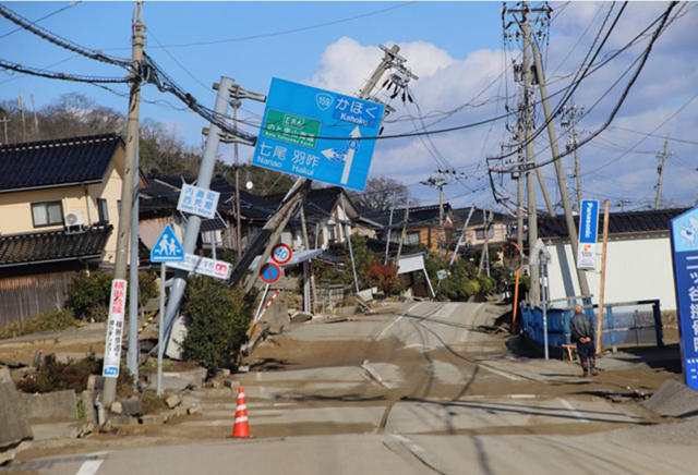 P3 1b 「内灘町宮坂・西荒屋 かほく市大崎で発生した液状化現象」（土木学会調査「24.01.04 - 能登半島で顕在化　液状化リスク