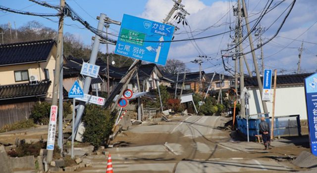 P3 1b 「内灘町宮坂・西荒屋 かほく市大崎で発生した液状化現象」（土木学会調査「24.01.04 640x350 - 能登半島で顕在化　液状化リスク