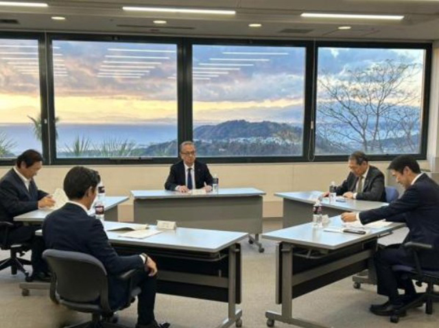 NTT東日本と三浦半島4市1町<br> 広域防災連携協定 P5 4 三浦半島4市1町首長連携会議の様子 - NTT東日本と三浦半島4市1町<br> 広域防災連携協定