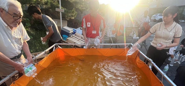 P5 3 水の確保 - 弘前大の<br>産学連携「酷暑期避難所演習」